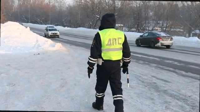 Автоюрист пояснил, что делать водителю, если дорожную разметку не видно под снегом смотреть онлайн