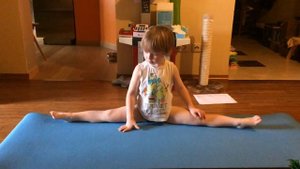 Егор Лавлинский, 4 года, гимнастика, поперечный шпагат, растяжка