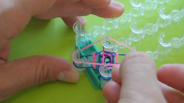 ❤Браслет из резинок. Перевёрнутый. Как сплести браслетик из резиночек в видеоуроке №155❤ смотреть онлайн