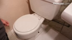 How to Replace a Toilet Seat