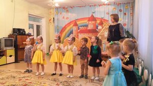 Средняя группа. Песня с колокольчиками