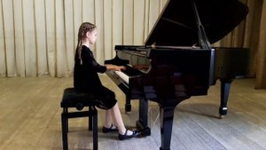 Jean Sibelius / Я. Сибелиус "Песня без слов", исп. Яна Кисель, 9 лет, преподаватель Е.П. Безуглая