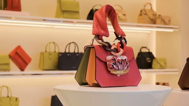 Брендовый магазин женских сумок CROMIA? 54 м2 | Империя Строй | Ремонт коммерческой недвижимости смотреть онлайн