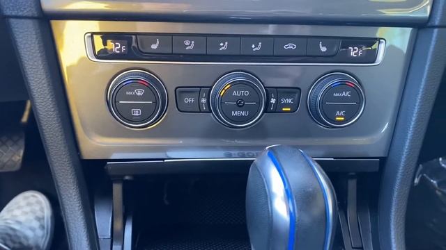 2016 Volkswagen e-Golf SE смотреть онлайн