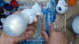 СНЕГОВИК |Игрушка на ёлку своими руками| Рисуем гуашью на лампочке✌