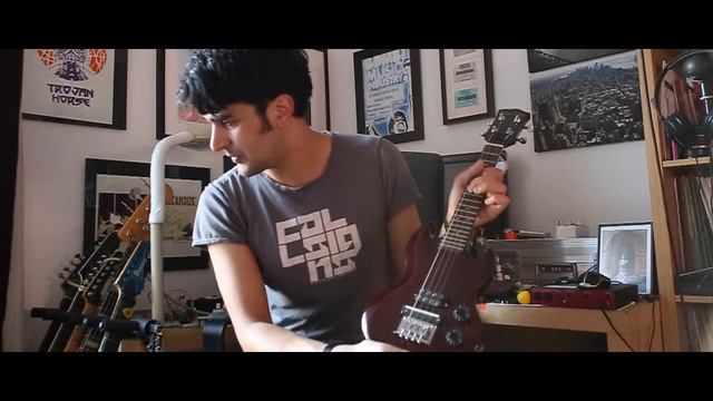 Making an Electric Ukulele смотреть онлайн