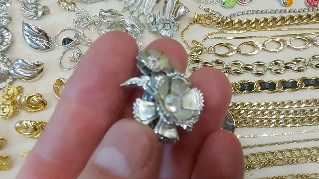 Блошиный Рынок плаВно перетек в АНТИКВАРНЫЙ МАРкЕТ С ИВАНОМ РЫБНИКОВЫМ ?♥️? смотреть онлайн