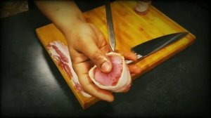 Медальоны из свиной вырезки в беконе приготовленные на мангале