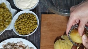 САЛАТ ОЛИВЬЕ С ГРУДКОЙ ИНДЕЙКИ
