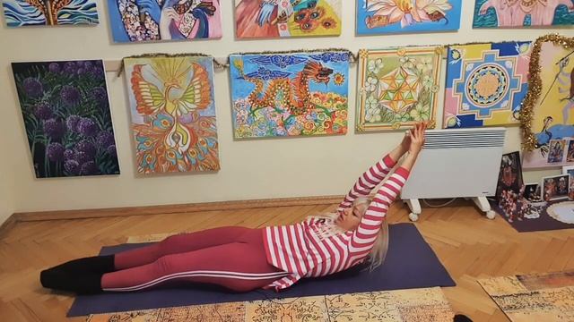 классная йога разминка 15 мин смотреть онлайн