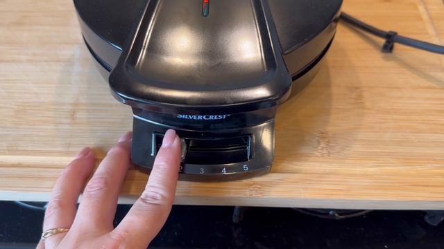 НУ ЧТО ЗА ДЕНЬ? ? готовим вафли по классическому рецепту, отвозим Еву и собираем вещи в дорогу смотреть онлайн