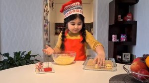 Ясмина готовит самый вкусный  кокосовый печенье ? ? ?