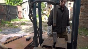 Как сделать длинное квадратное отверстие в круглой детали