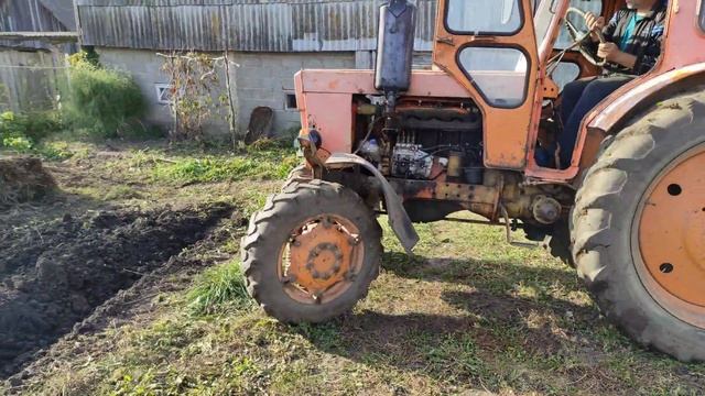 Вспашка целины двухкорпусным плугом ПН-2-30-М на Т-40АП