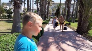Экскурсия по отелю Adora Golf Resort с субтитрами
