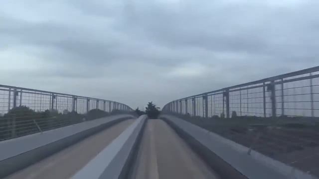 Unmanned automatic taxi at London airport смотреть онлайн