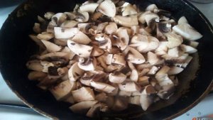 Заливной пирог с капустой и грибами