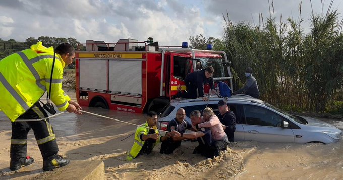 Внезапные наводнения на Мальте
#Malta #heavyrain #flashflood