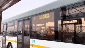 Автобус ЛиАЗ-4292.60(1-2-1) следует по маршруту 3 ”Микрорайон - С/х Озёры”