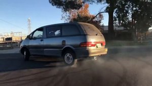 Toyota Previa drift