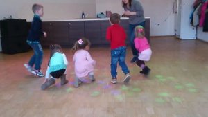 Детская группа развития "Калинка" ,Зайка серенький сидит.