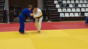Контр приём от подхвата под одну ногу, показывает Данил МС России по дзюдо