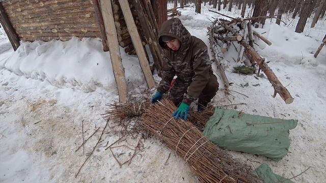 МАСЛЕНИЦА В ЛЕСУ. СОЖГЛИ ЧУЧЕЛО ЗИМЫ. ИСПЁК БЛИНЫ. ОБНОВИЛ ДВЕРЬ ХИЖИНЫ. смотреть онлайн