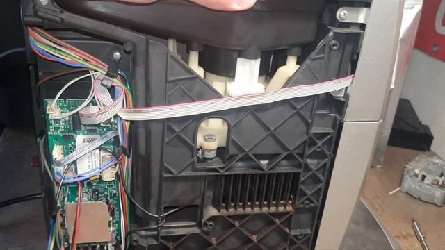DeLonghi ESAM04.120.S MAGNIFICA не включается !!! пайка платы !!! смотреть онлайн