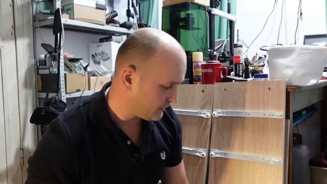 Собираю мебель для дома.
