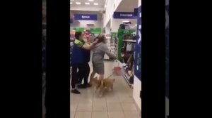 Драка женщин в магазине Women fight in the store