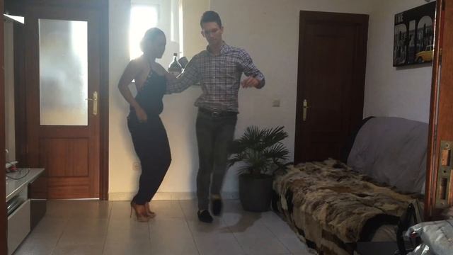 Bachata Dominicana - sueco y Johanna madrid City смотреть онлайн