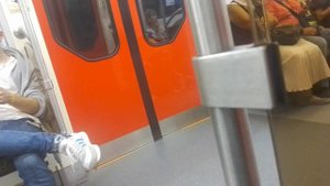 поехал от станции метро ветеранов -до кировский завод метро в питере