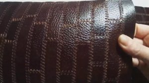 Сборка основы кожаной сумки из маленьких кусочков. Переработка остатков кожи..