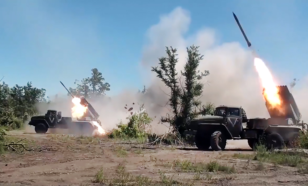 Минобороны показало видео с артиллеристами морской пехоты / События на ТВЦ