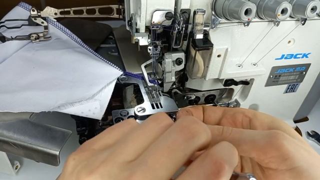 Замена ножей на промышленном оверлоке смотреть онлайн