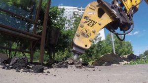 Экскаватор-погрузчик JCB 3CX с гидромолотом Delta F5