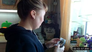 Миссия : оригинально подарить подарок / поздравить с днём рождения .