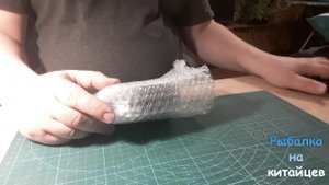 Ремень и две толстовки