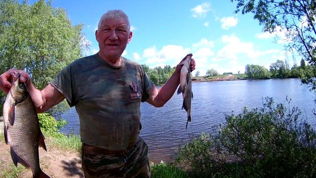 Трофейный ЛЕЩ на 2 кг и 2,5 кг Дед ЖЖЕЕЕТТТ смотреть онлайн