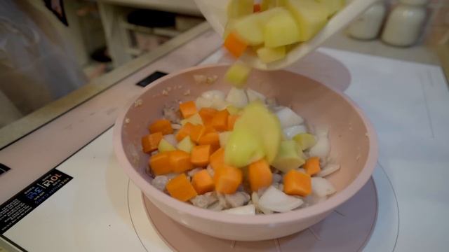 ENG)?JMT 홈메이드 샤브샤브 & 매콤달콤 비빔국수 먹고 신기한 요리 도전하는 일상, 야식 만두, 망해버린 황치즈 쿠키 베이킹, 구름빵 게살 듬뿍 토스트