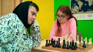 МАША СЛИШКОМ УВЛЕКЛАСЬ СТАРШЕКЛАССНИКОМ!!!