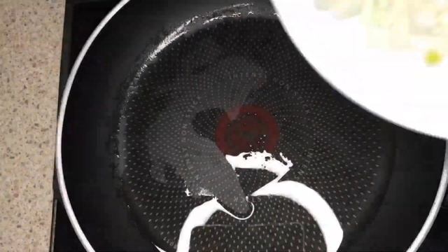 Нежнейшие куриные рулетики с грибами и сыром в сливках