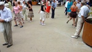Бабульки. Парк Сокольники. Dancing grandmas part 1.
