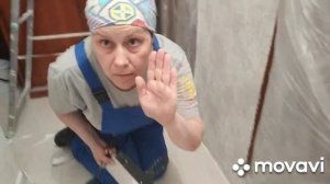 Поклейка обоев в коридоре