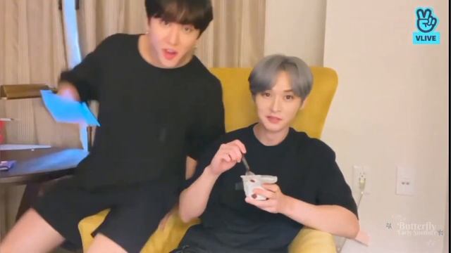 MINBIN moments.  Stray Kids Minho  Changbin being cute and adorable.  Leebit ?  Dwaekki ??