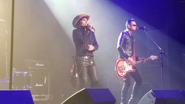 Goody Two Shoes - Adam Ant @ The Vic Chicago 9/7/19 смотреть онлайн