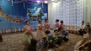 Новогодний колыбельный танец. Утренник в детском саду.