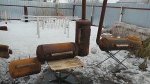 Мангал - коптилка из ГАЗОВЫХ баллонов.