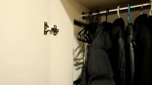 Дизайн прихожей и необычный вход в гардеробную комнату. Обзор 68