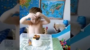 Как сделать искуственный снег. Делаем необычную массу для лепки из крахмала и пены для бритья.